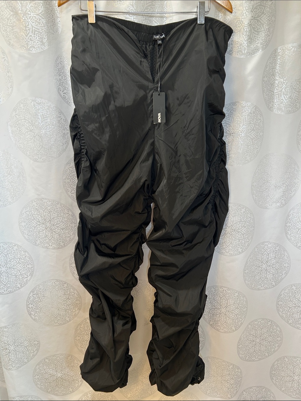 Fashion Nova Vain V-Front Ruched Stacked Parachute Pants Black Women 1X - Picture 3 of 14